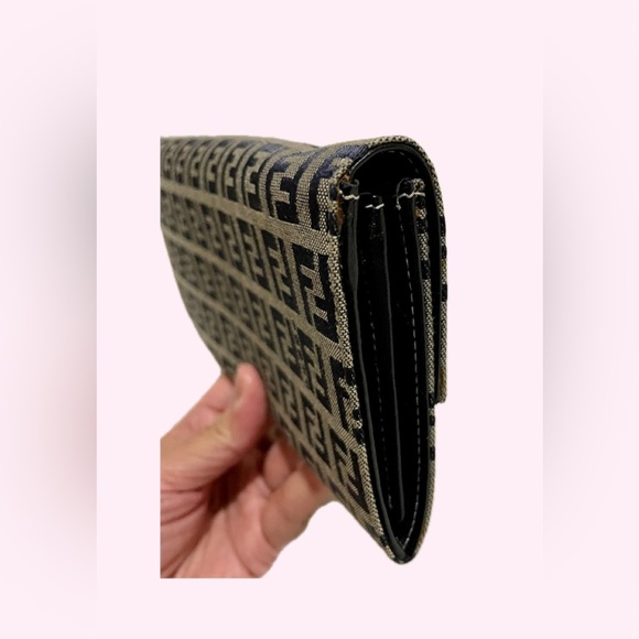 AUTHENTIC Fendi Vintage Zucca Monogram Continental Wallet / Crossbody - Picture 8 of 16